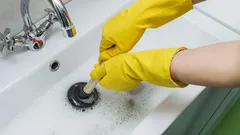 Vaarwel, verstopte leidingen! 5 doe-het-zelf schoonmaaktips