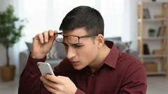 Waarom wordt je zicht slechter? Dagelijkse fouten die je ogen vermoeien