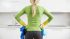 Zo krijg je hardnekkig vet uit je keuken: tips voor blinkend schone oppervlakken